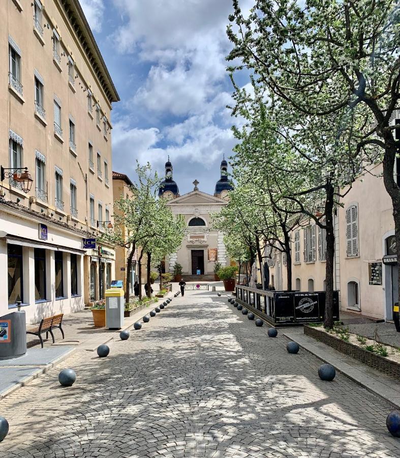 Apartment Au Coeur De - Lyon A 20mn *